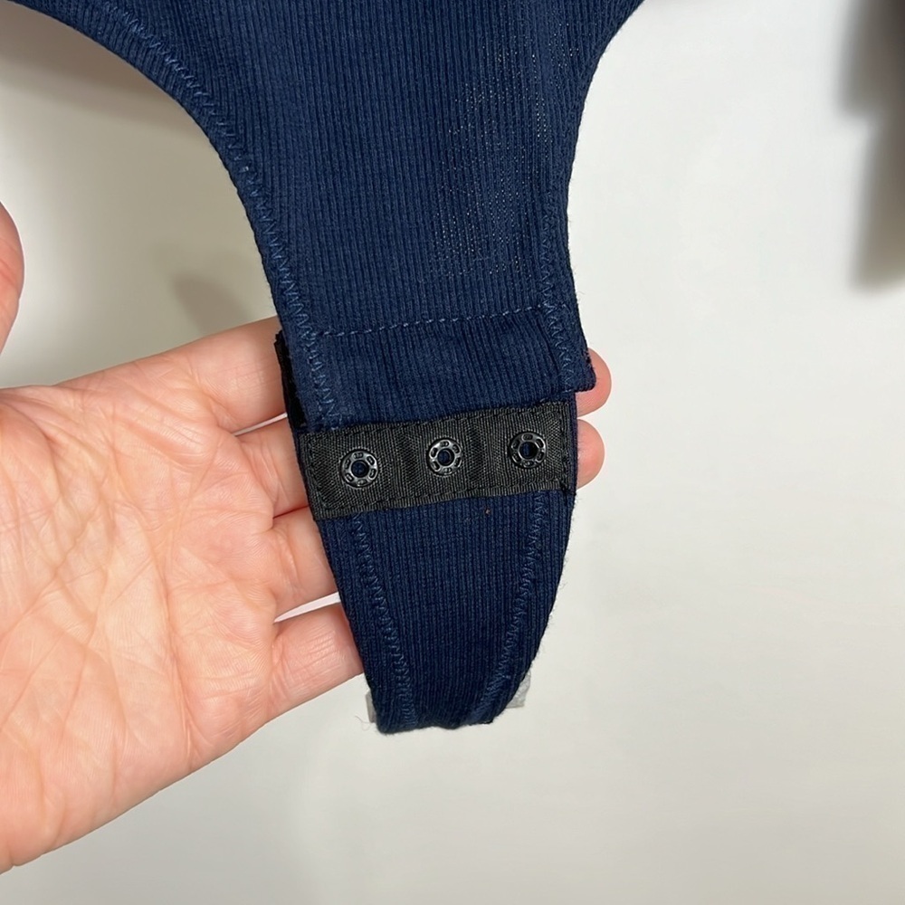 Madewell Ribbed Puff Sleeve Turtleneck Thong Bodysuit in Navy Blue Size Medium - Picture 10 of 13